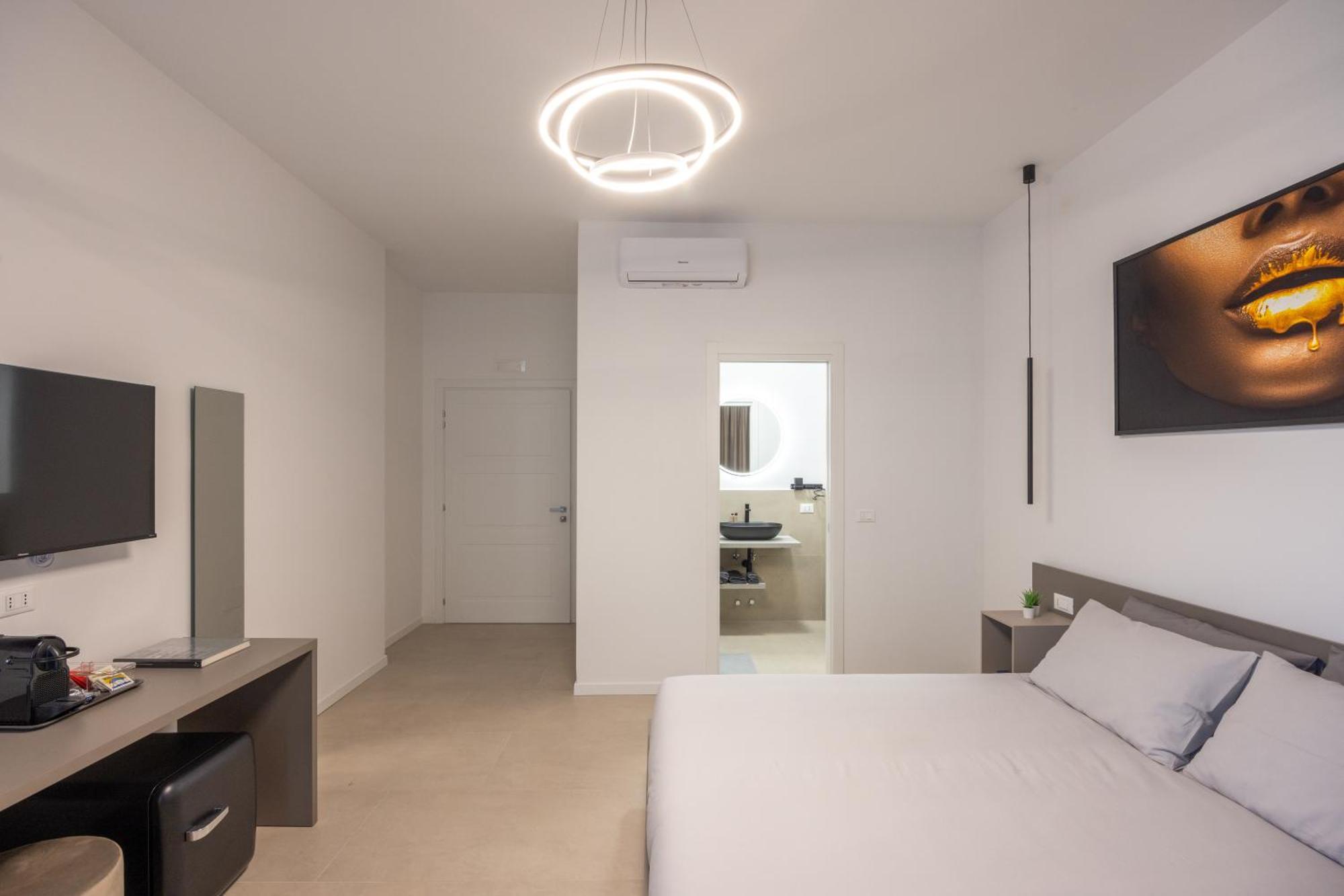 Luxury Station Suite ボローニャ エクステリア 写真