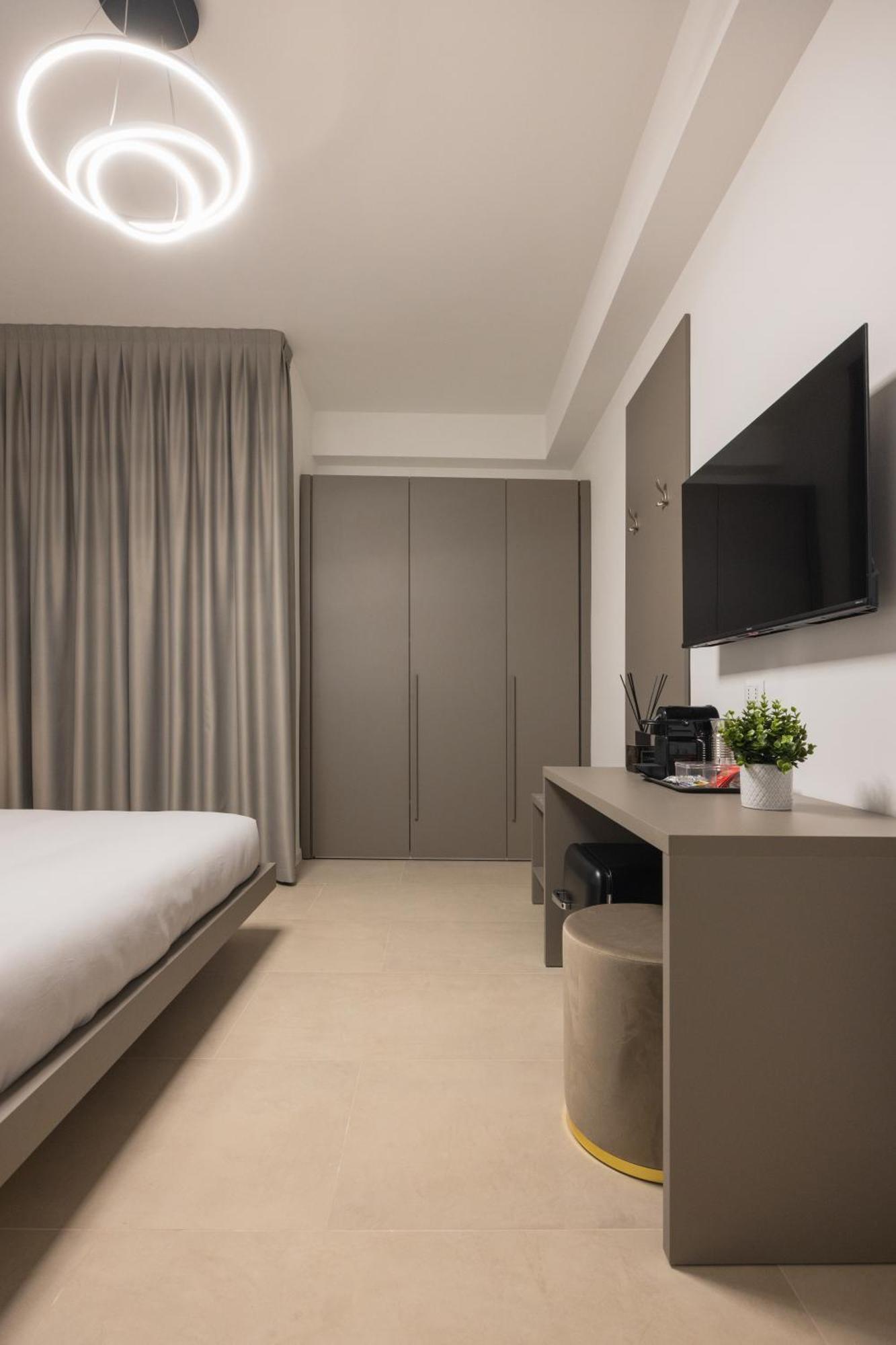 Luxury Station Suite ボローニャ エクステリア 写真